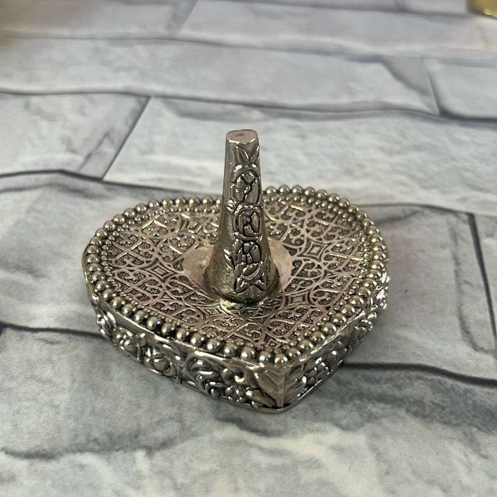 Vintage silver plated heart shaped ring holder with felt bottom